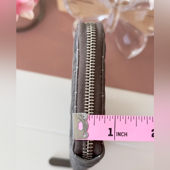 RARE Chanel Camellia Flower Long Zippy Wallet Metallic Silver - Picture 15 of 15